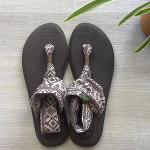 Sanuk Sandals (New)